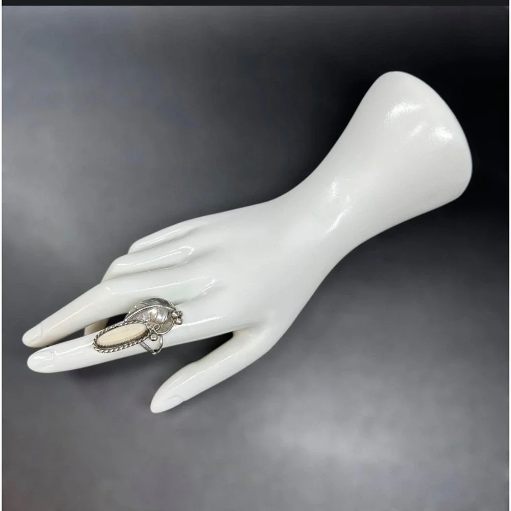 Sterling Silver Mother of Pearl Leaf Statement Ring Size 7.25 Southwestern Style